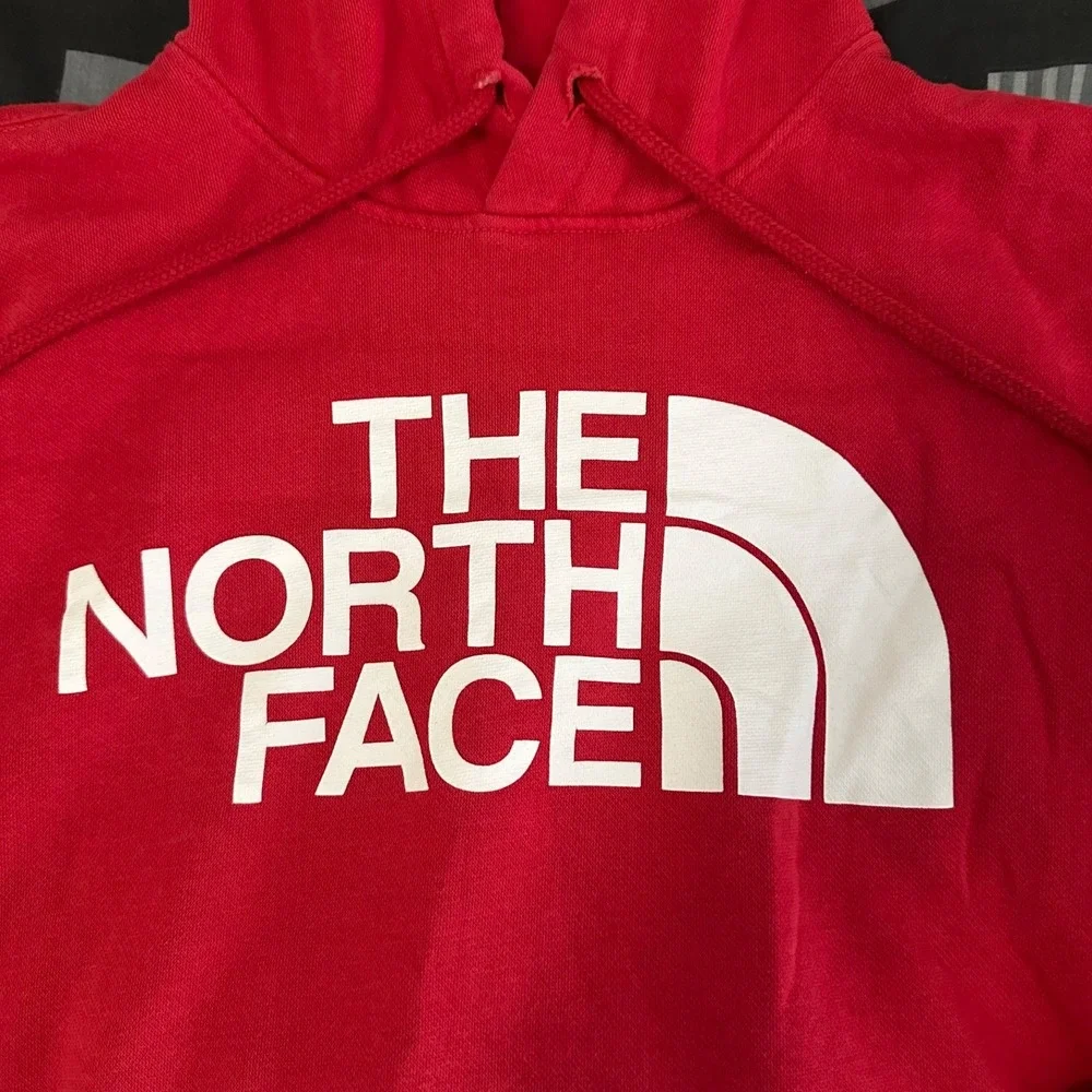 The North Face Men's Medium Hoodie Pullover Solid Red Big Logo Sweatshirt